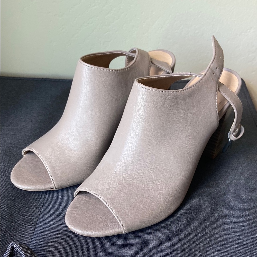 💙2/$5 Old Navy Open Toed Heels